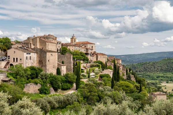 Mit dem Rad durch die Provence: Lavendel kommt später